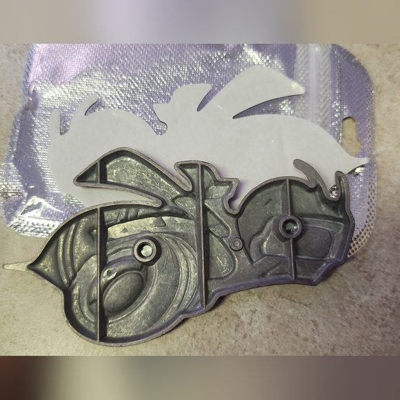 2 Scat pack bee badge emblems - Picture 9 of 9